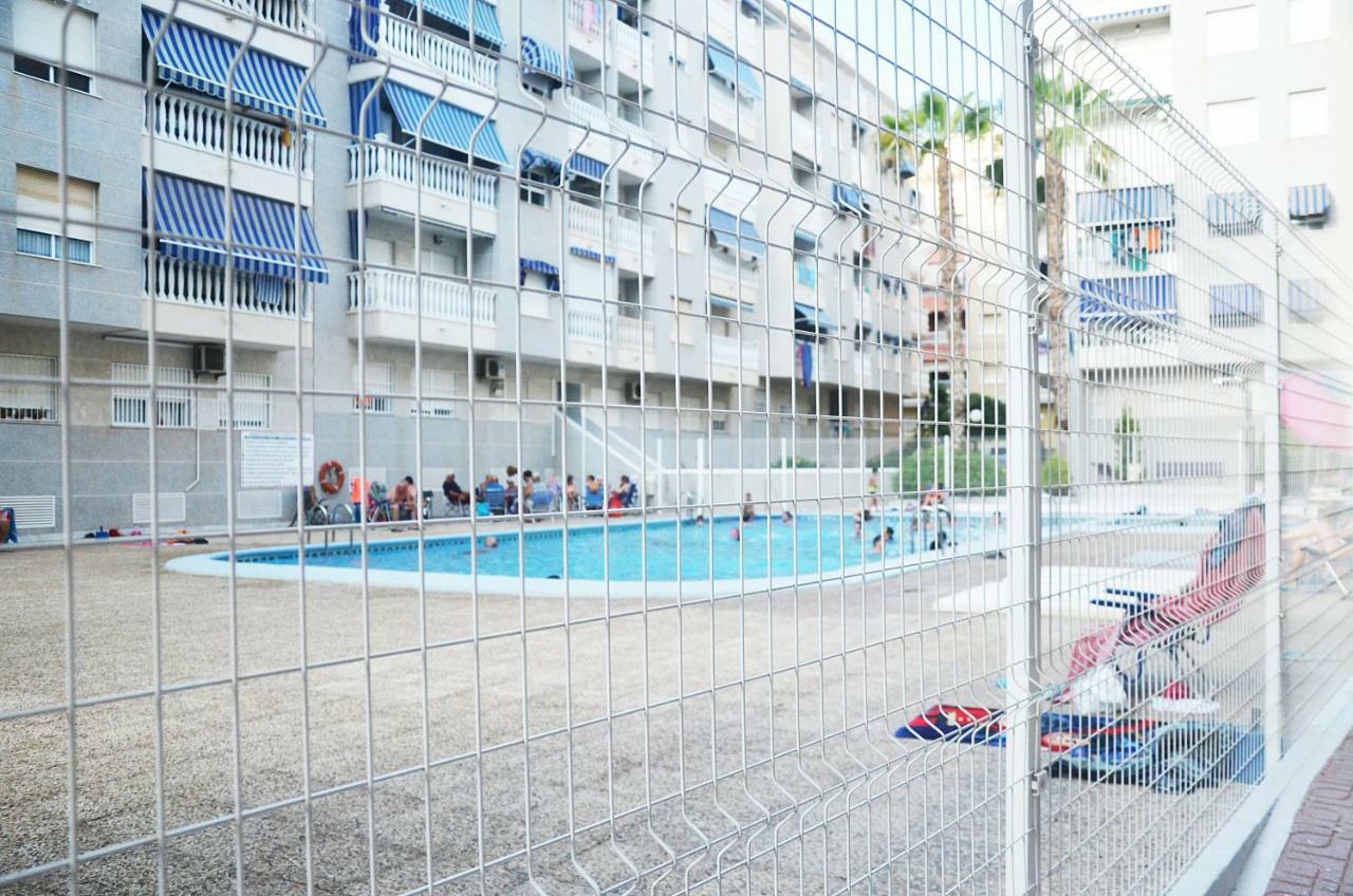 Pretty Studio With Swimming Pool Torrevieja Eksteriør billede